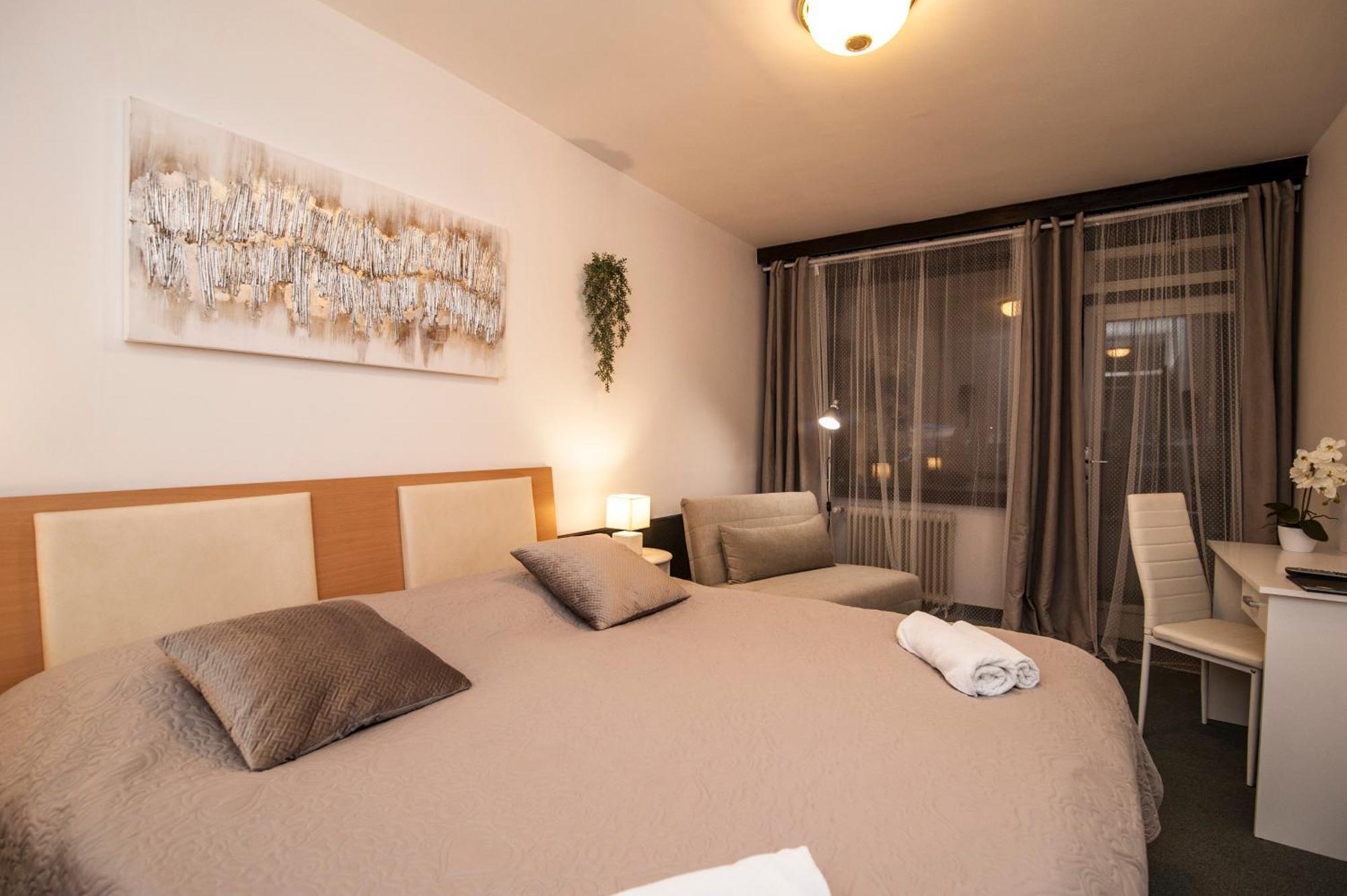 Hotel Faraon Celje Kamer foto
