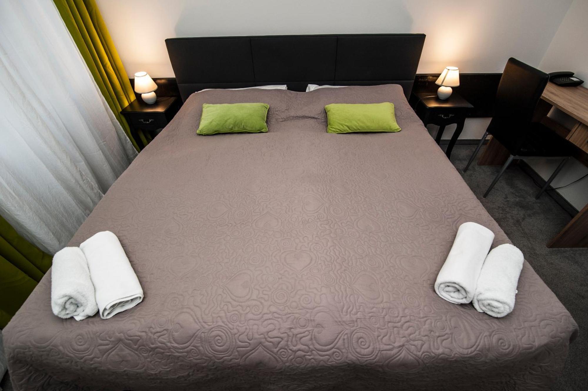 Hotel Faraon Celje Kamer foto