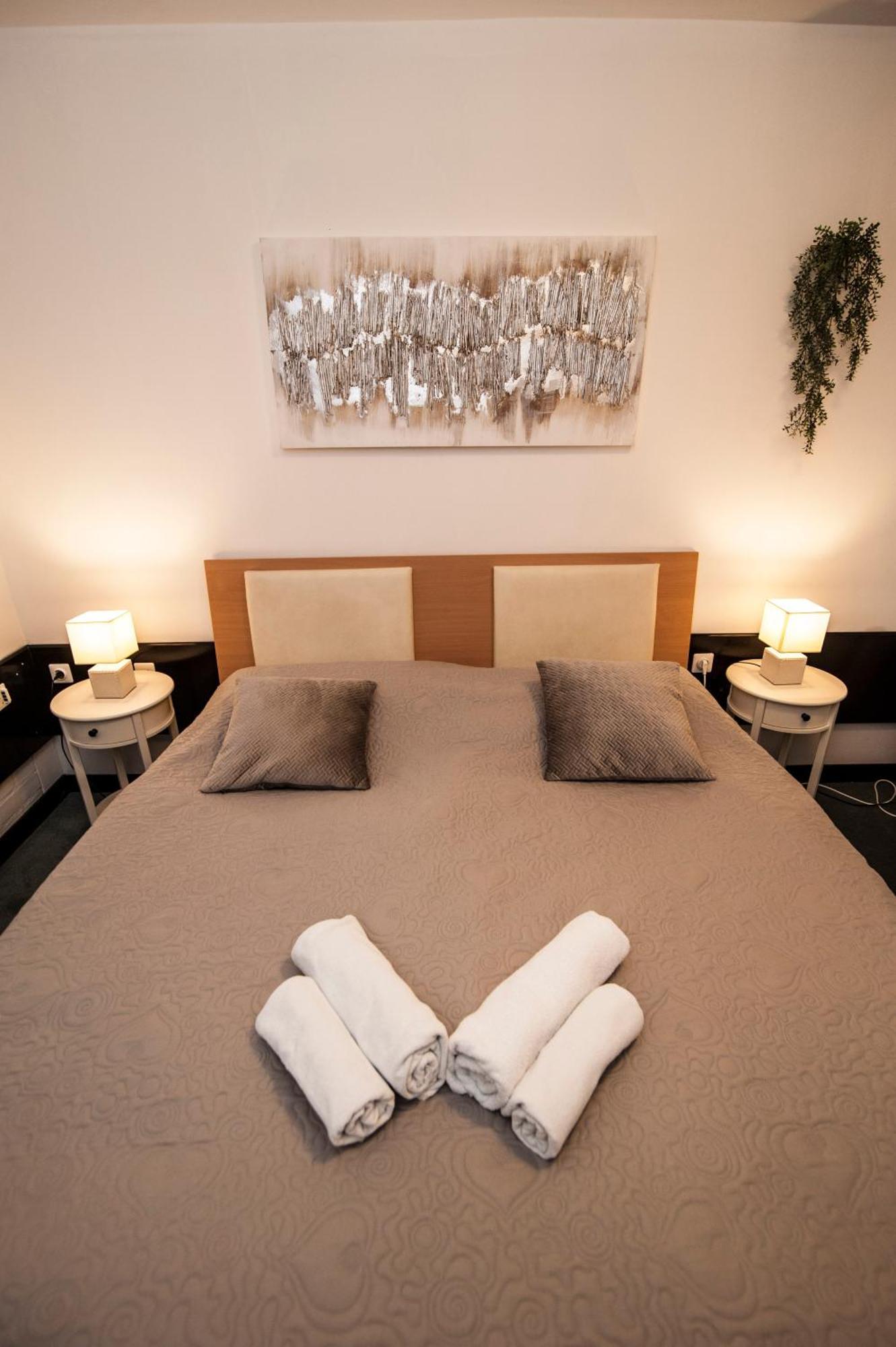 Hotel Faraon Celje Kamer foto