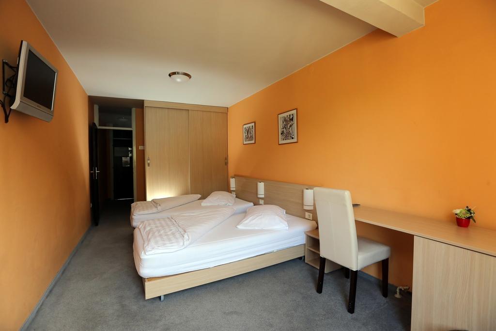 Hotel Faraon Celje Kamer foto