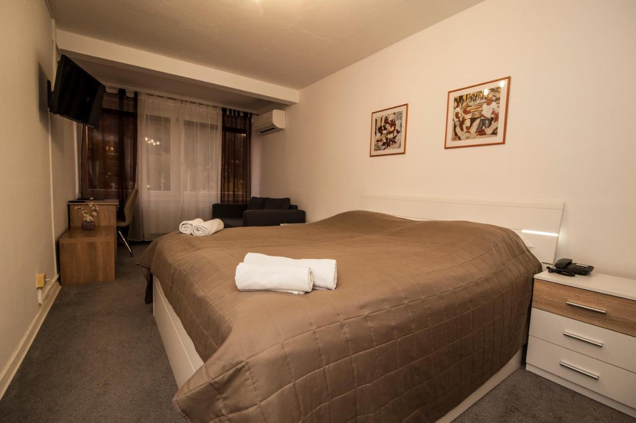 Hotel Faraon Celje Buitenkant foto